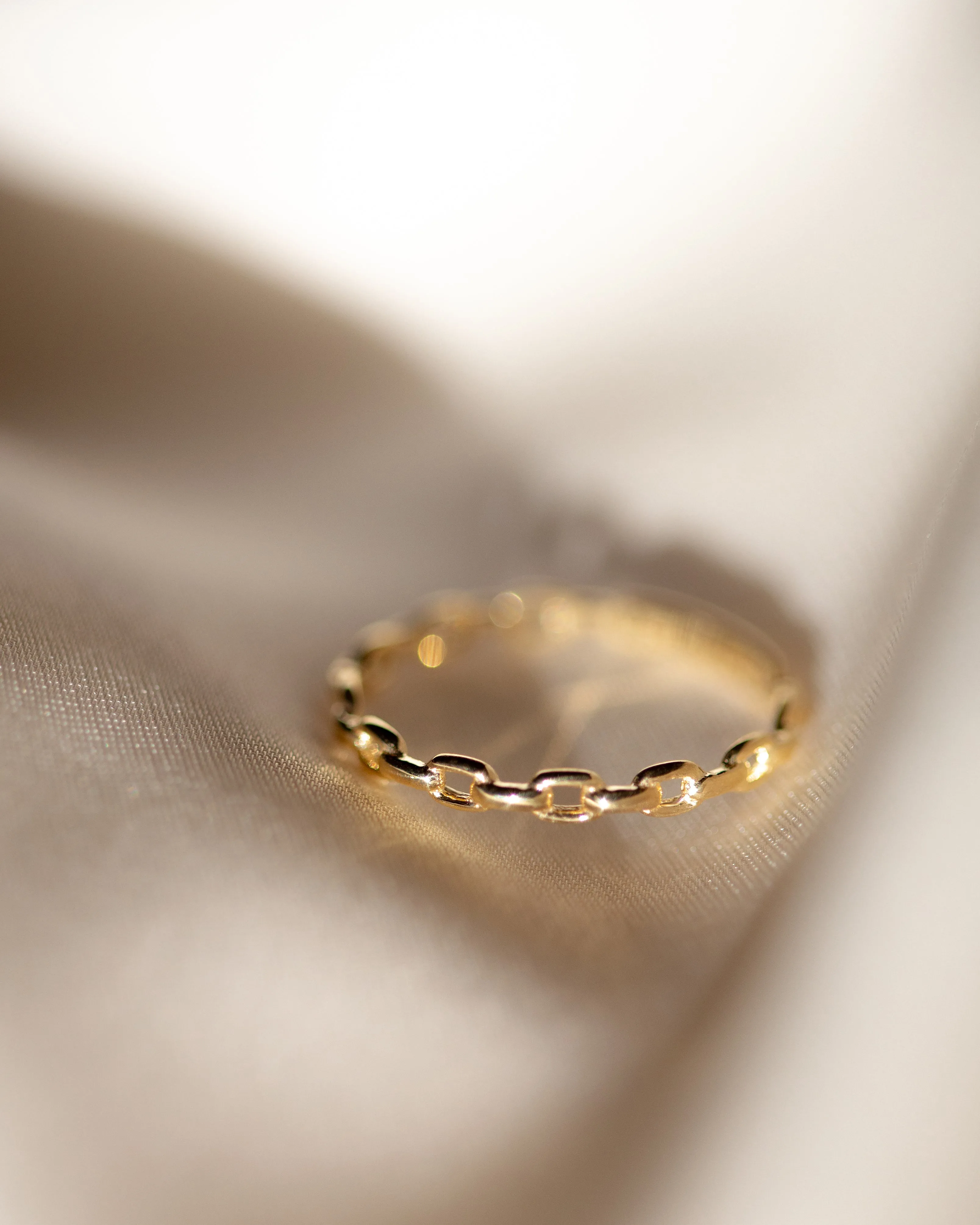 14k Solid Oval Link Ring