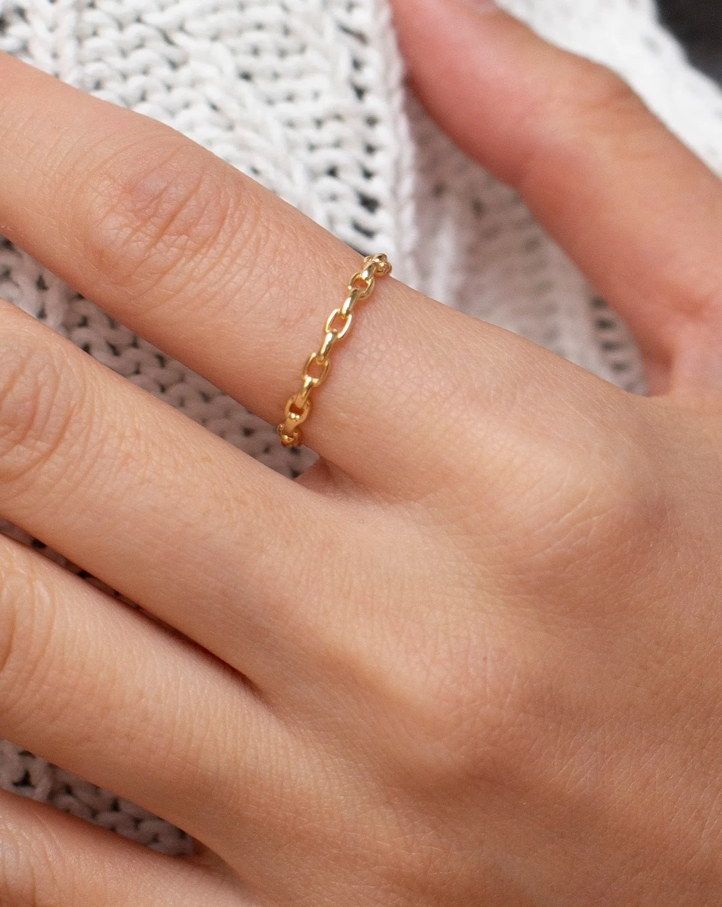 14k Solid Oval Link Ring