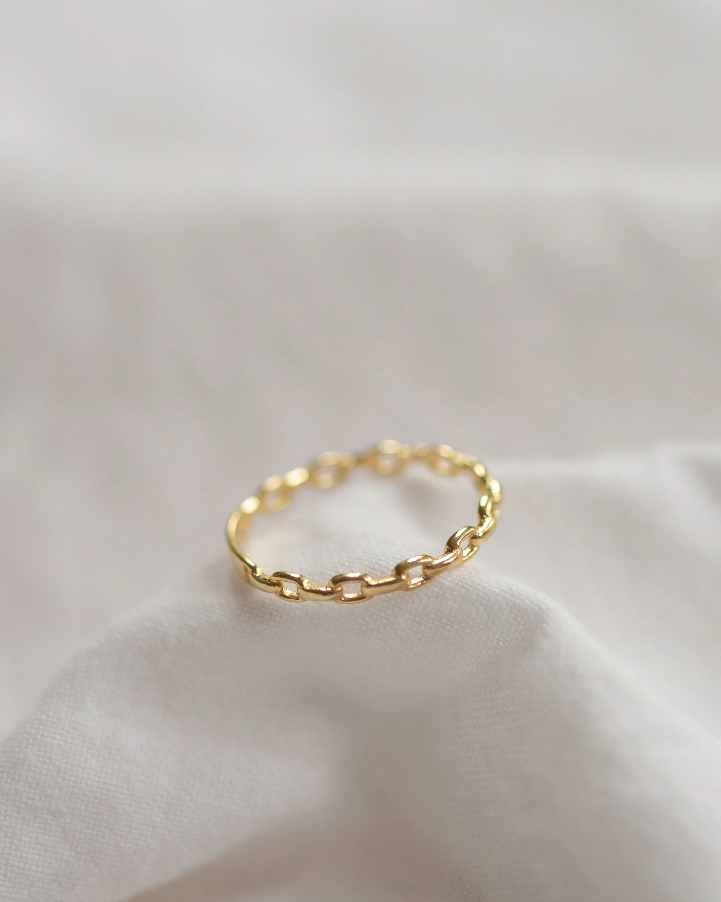 14k Solid Oval Link Ring