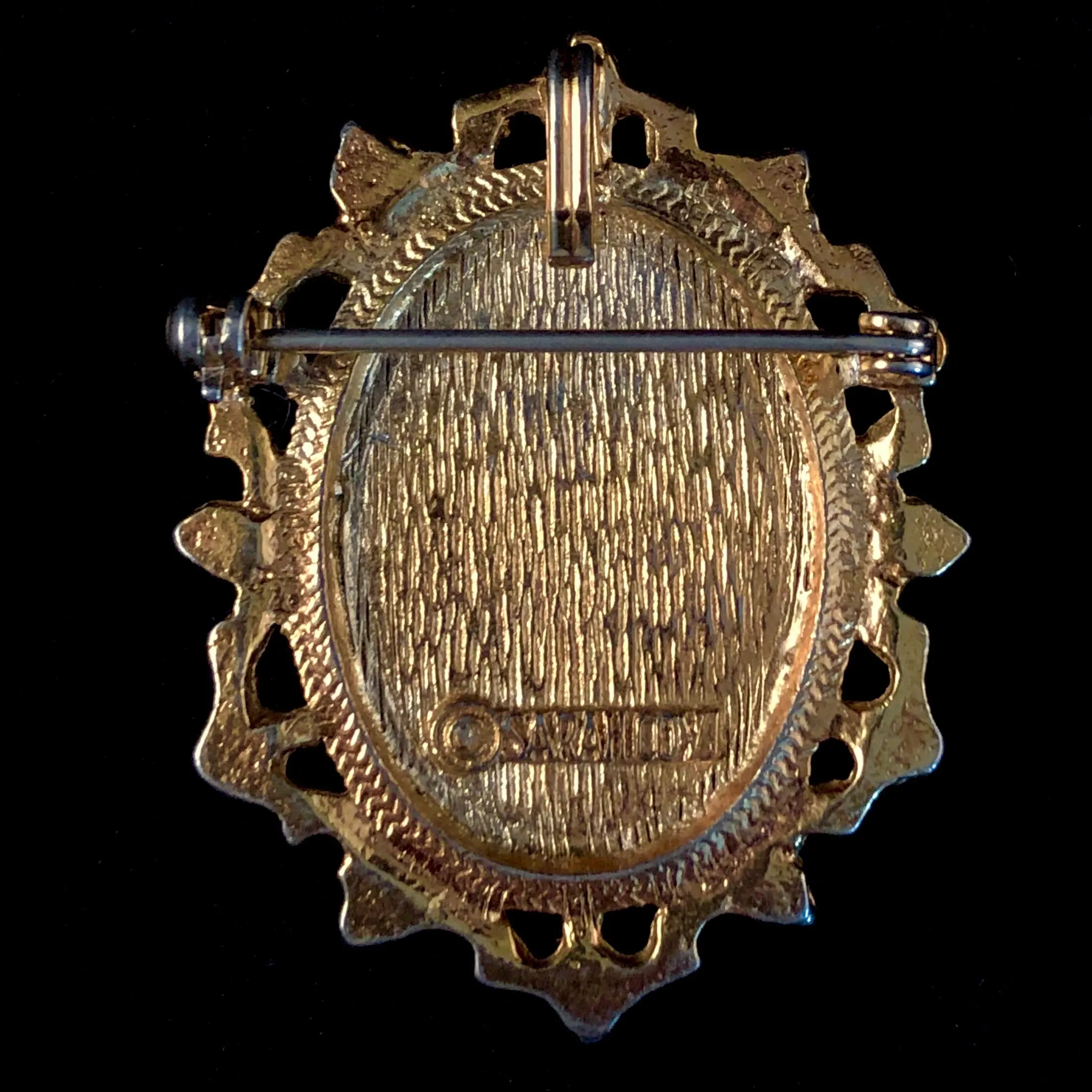 1972 Sarah Coventry Masterpiece Brooch