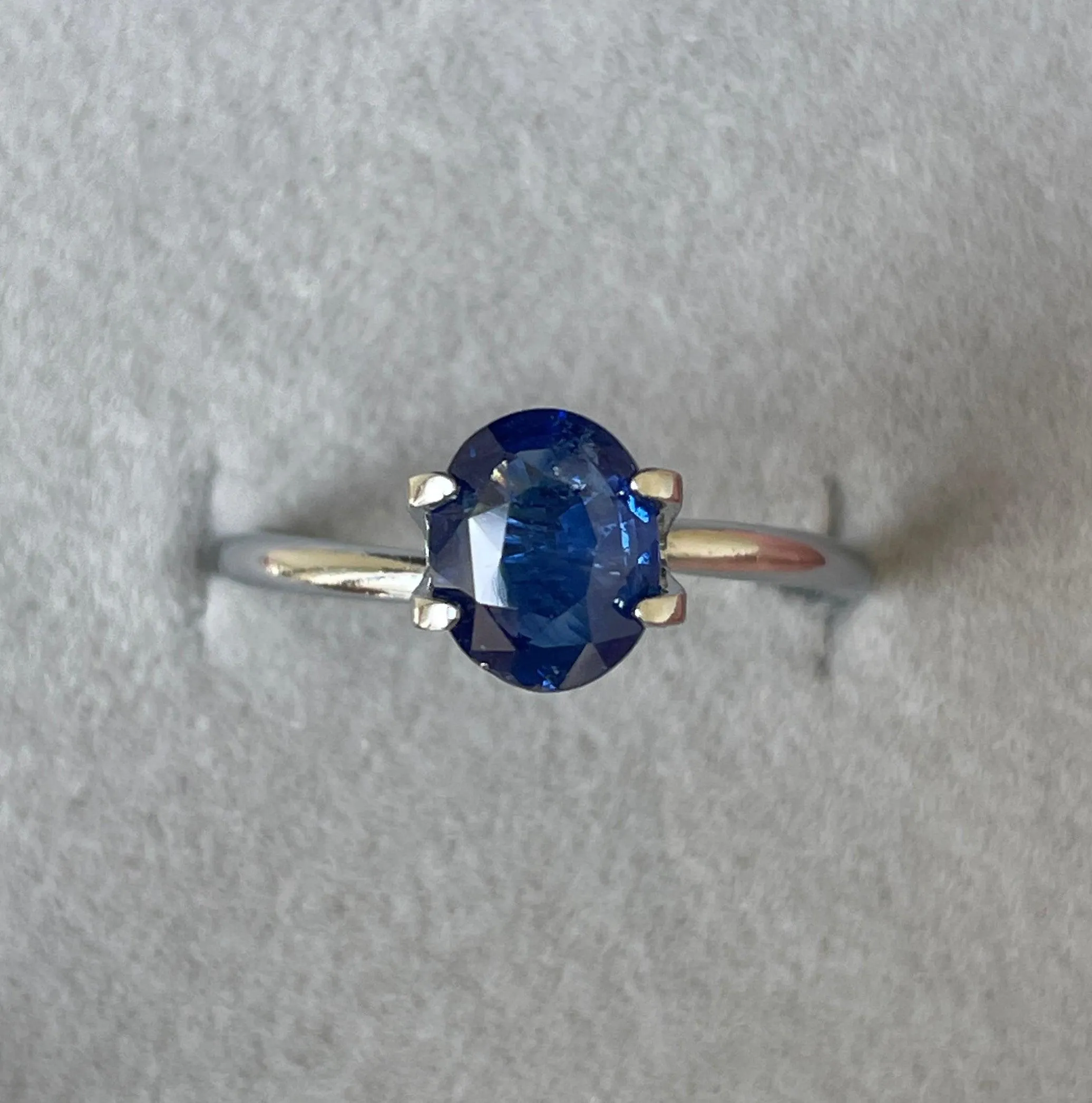 2.02 crt Royal Blue Sapphire/Blue Sapphire/ Ceylon Blue Sapphire/ Natural Blue Sapphire/ Engagement Ring/ Engagement ring.