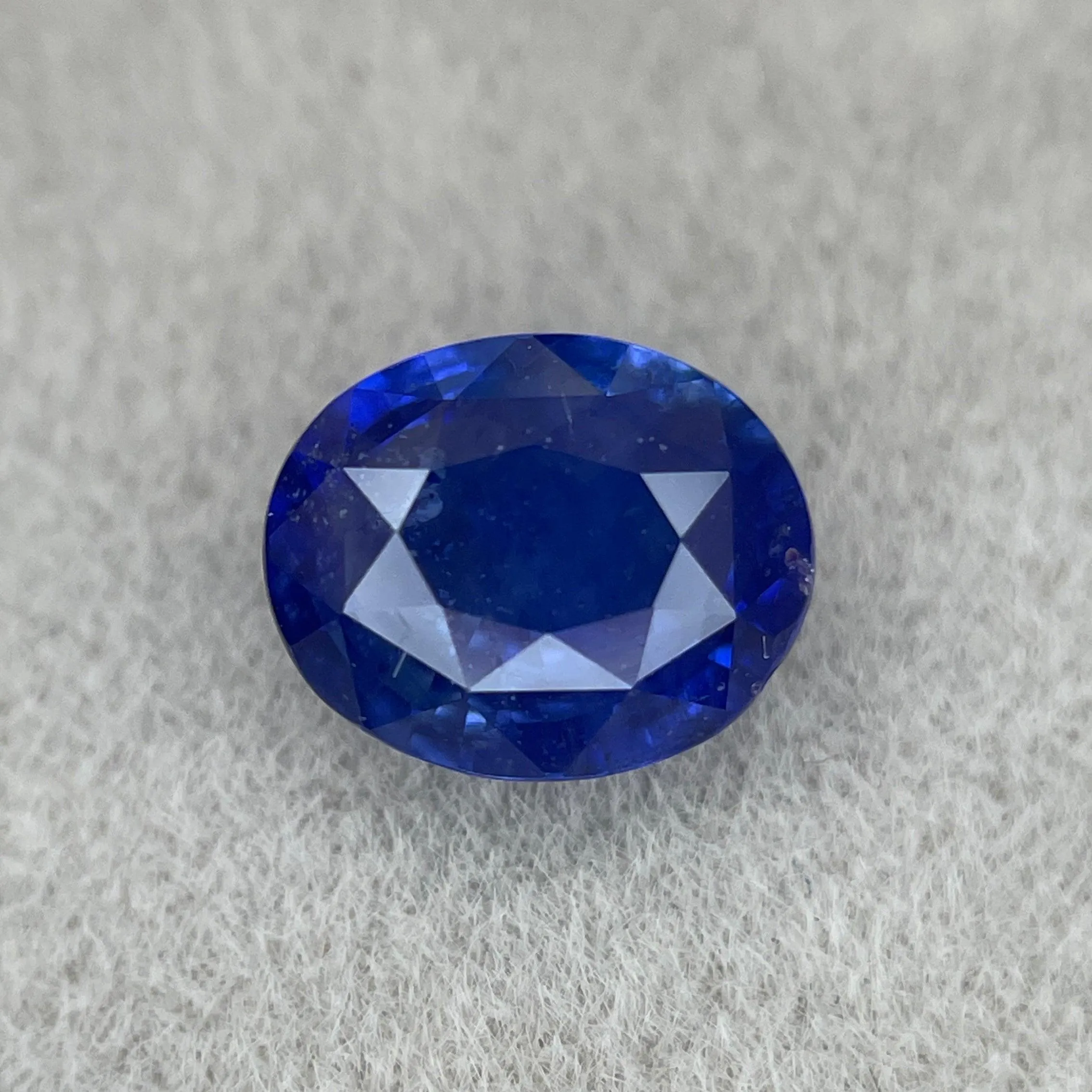 2.02 crt Royal Blue Sapphire/Blue Sapphire/ Ceylon Blue Sapphire/ Natural Blue Sapphire/ Engagement Ring/ Engagement ring.