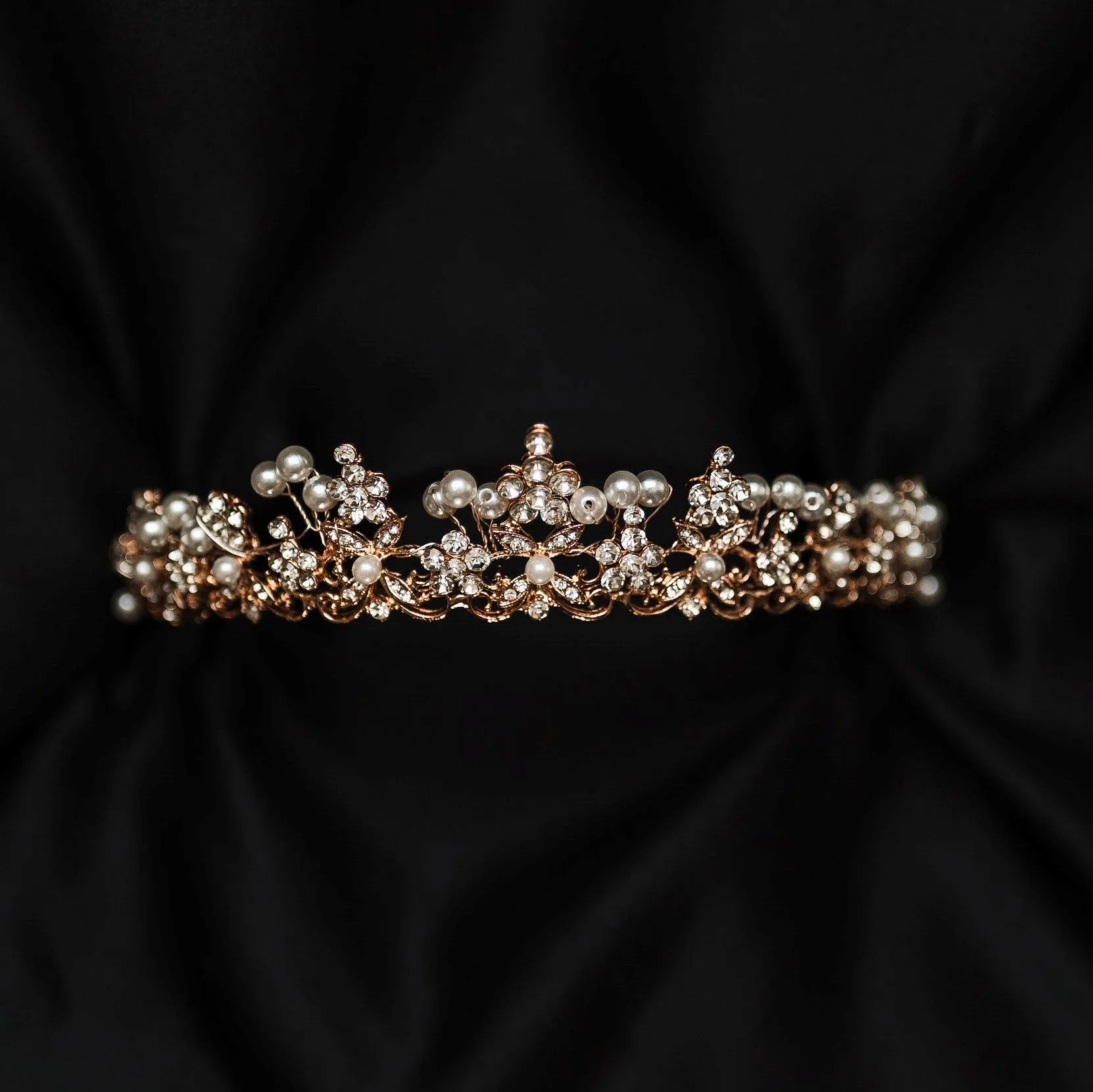 Amber's Tiara in Rose Gold With Pearl Details