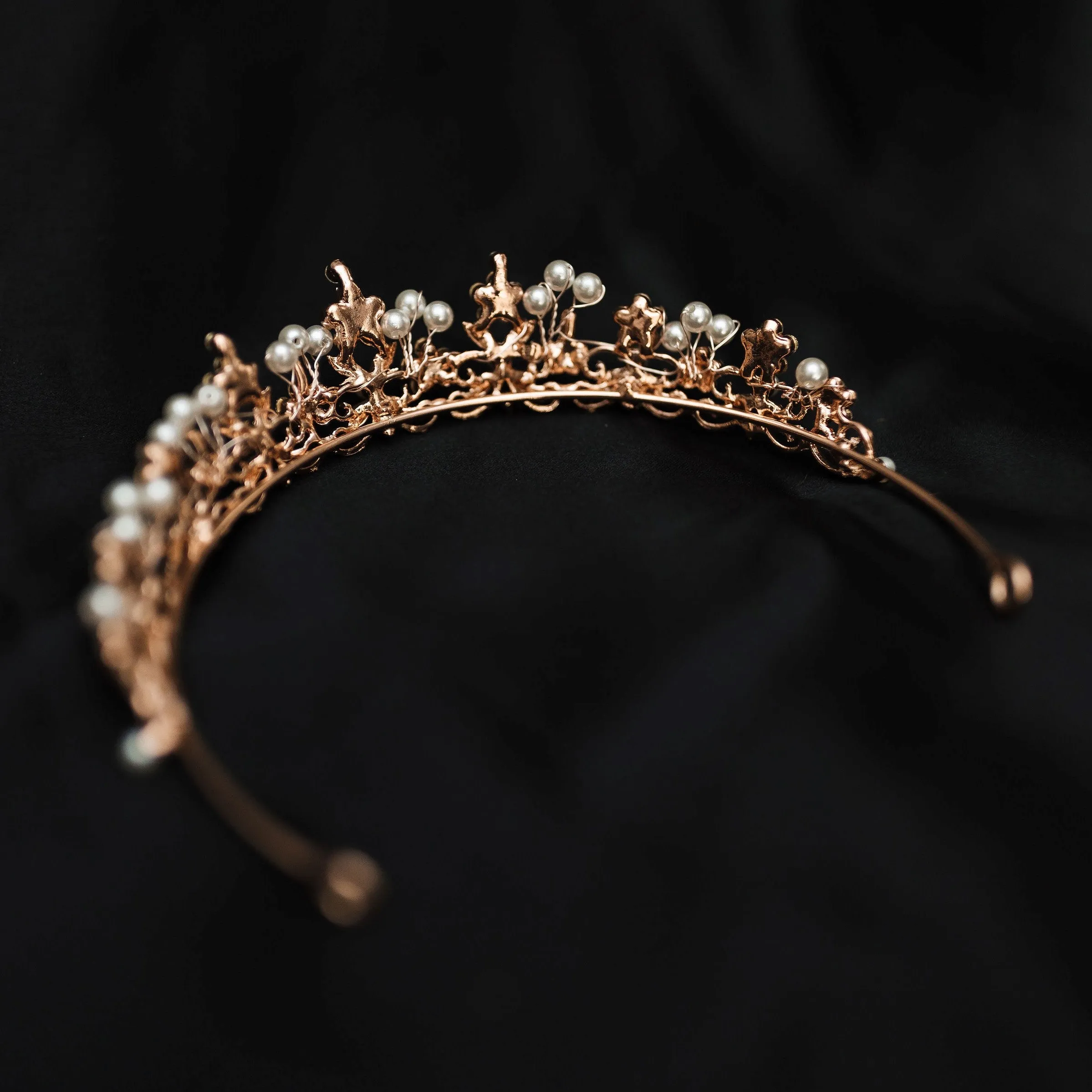 Amber's Tiara in Rose Gold With Pearl Details