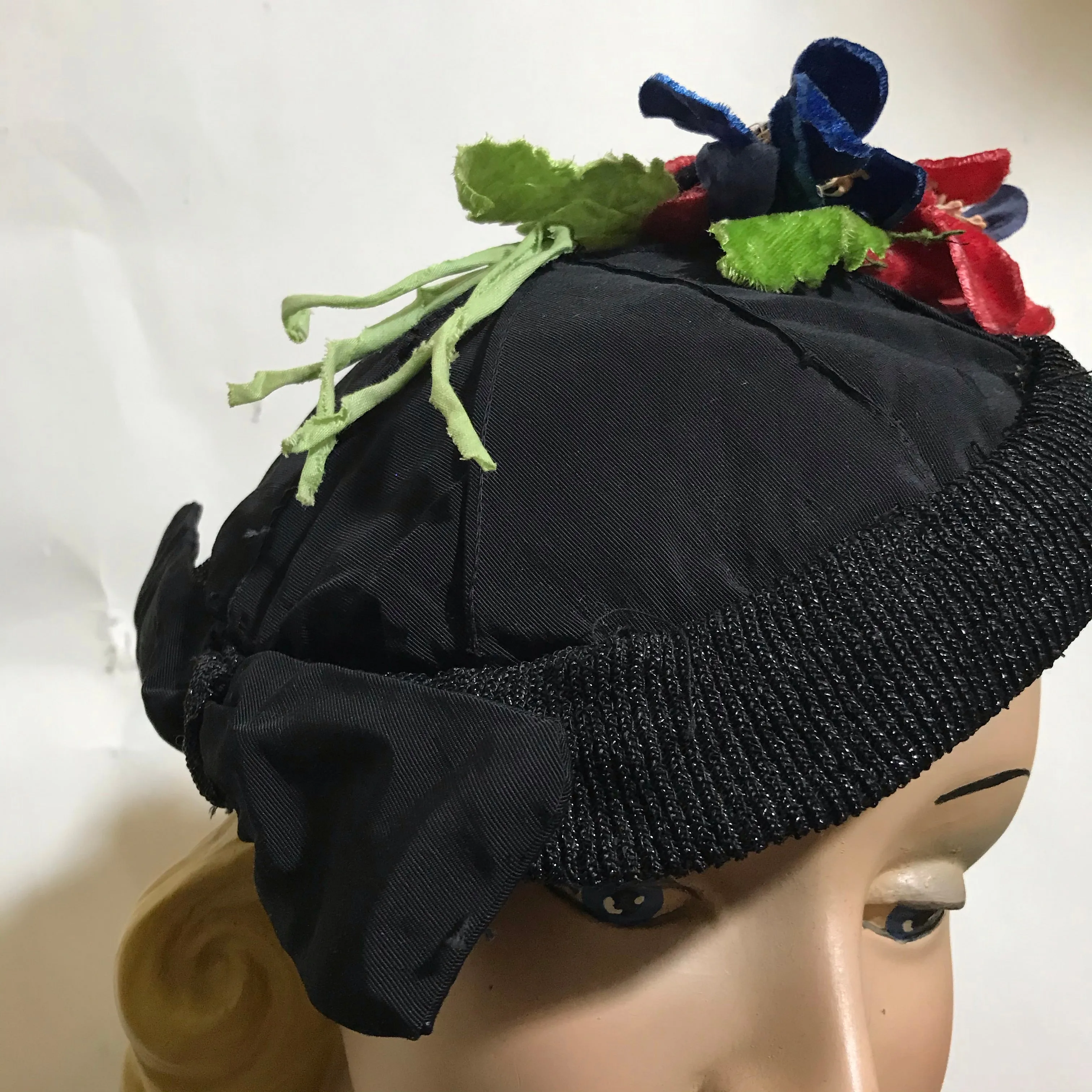 Black Faille Rayon and Sisal Braid Angled Hat with Velvet Flowers circa 1930s