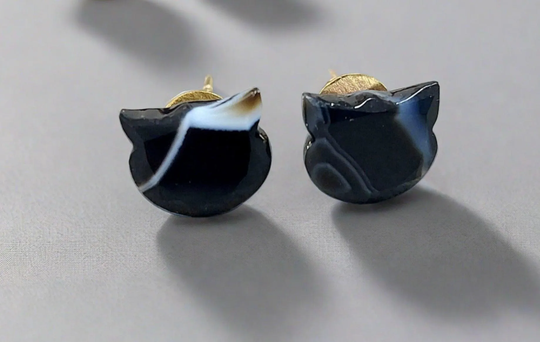 Cat Shape Agate 14k Gold Stone Stud Earrings