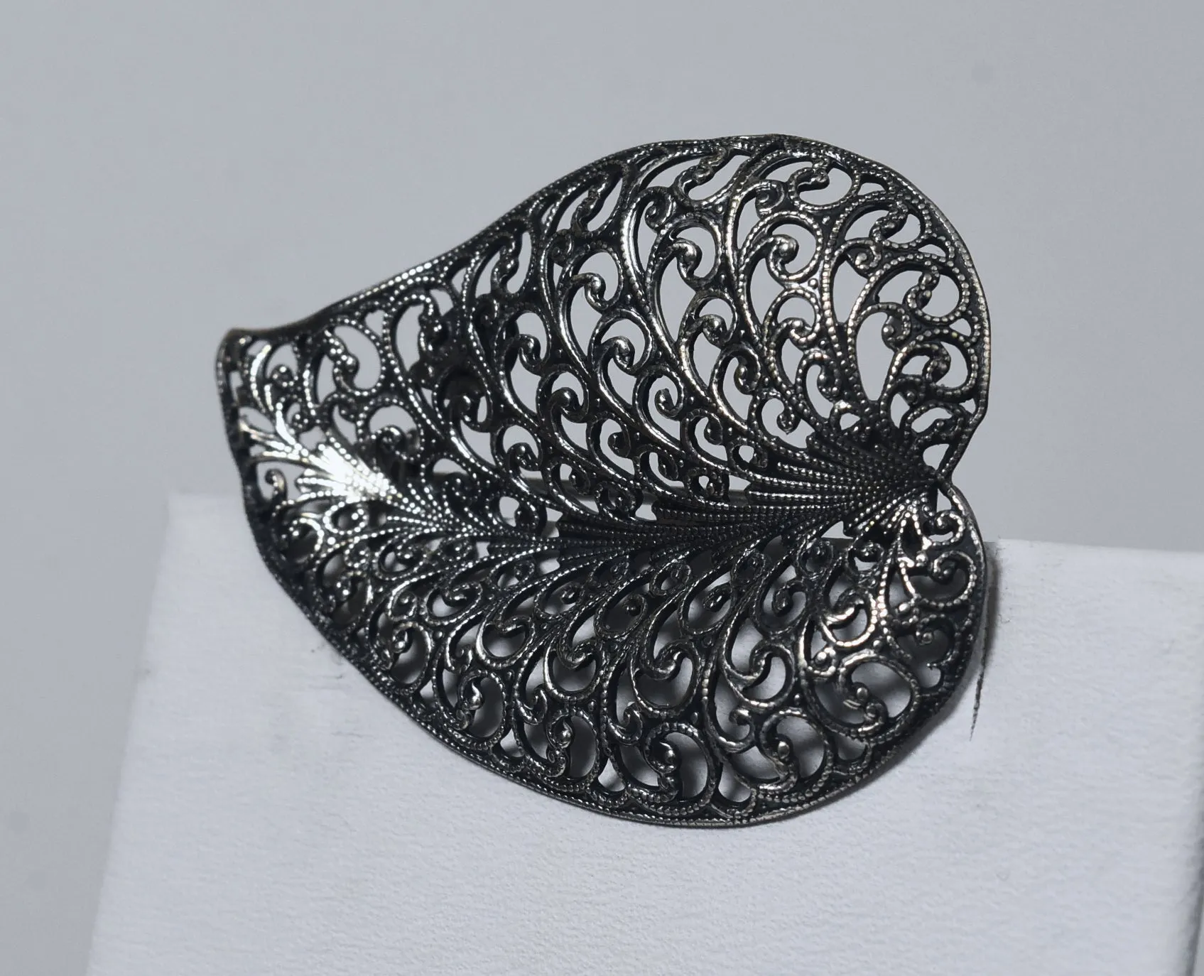 Jewel Art - Sterling Silver Filigree Leaf Brooch