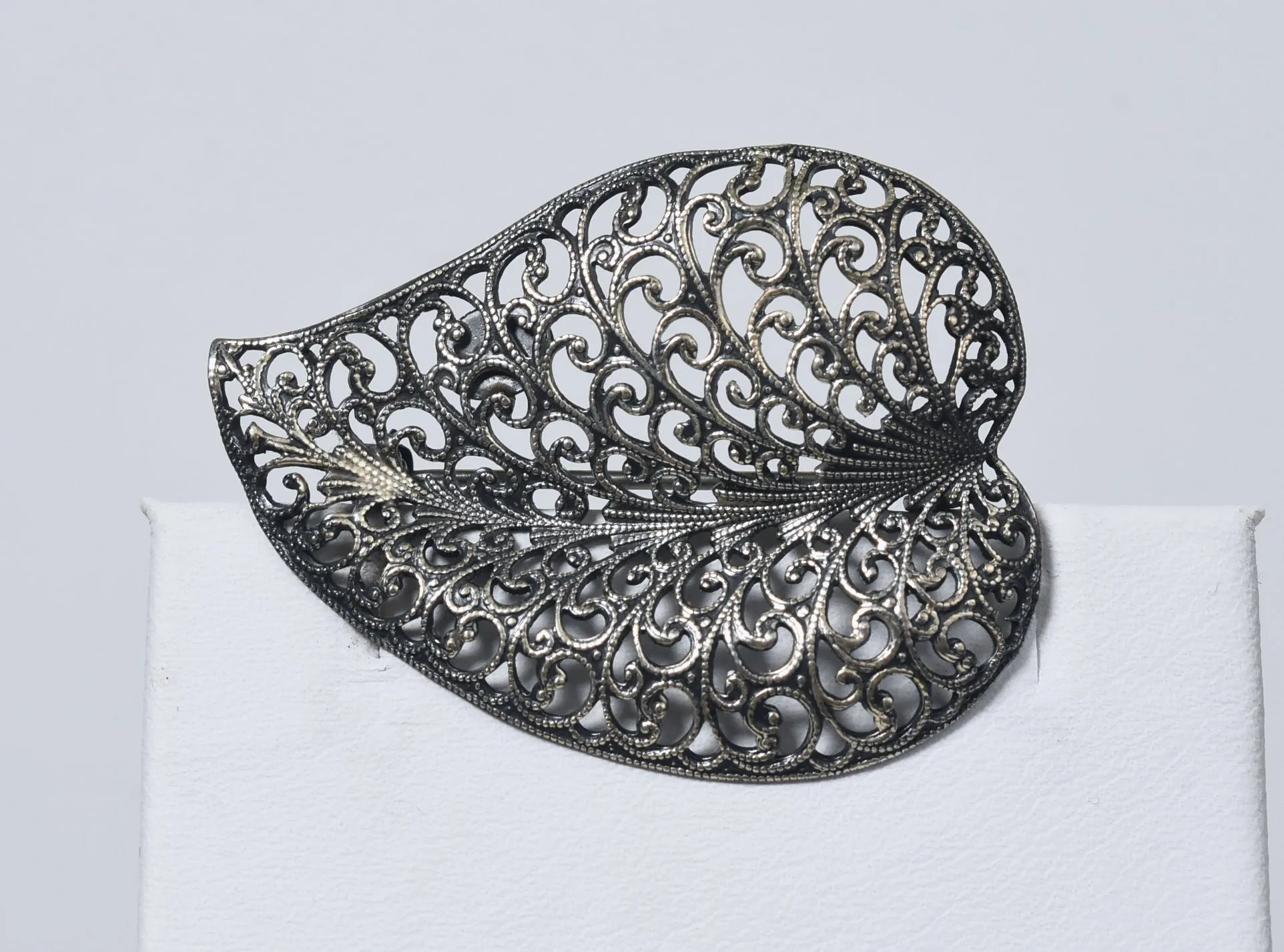 Jewel Art - Sterling Silver Filigree Leaf Brooch