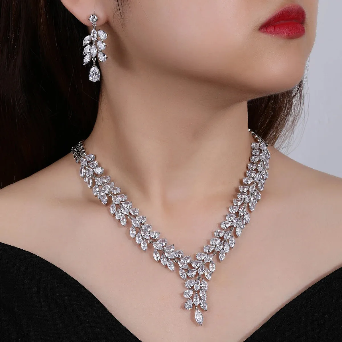 Luxury Bridal Jewelry Set Gorgeous Water Drop Cubic Zirconia Ladies Party Wedding Necklace And Earrings Set CN10363