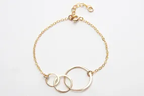 Modern Three Circle Link Bracelet - Minimalist - CG421B. Starts at