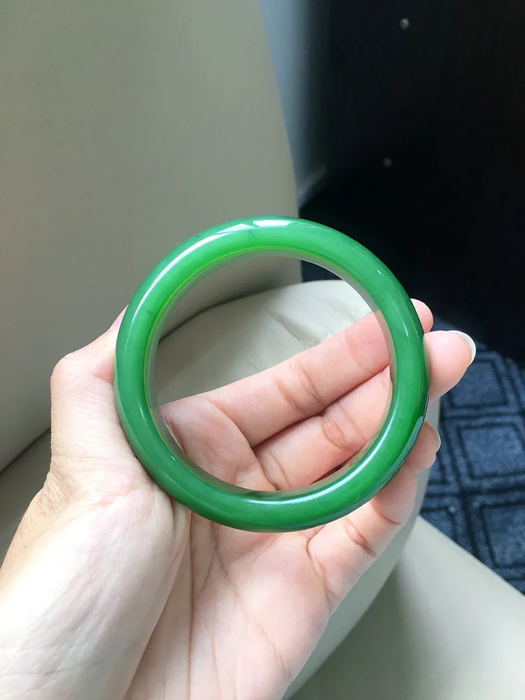 Natural Jade Bangle Nephrite Bangle Internal Diameter 56mm NBE023