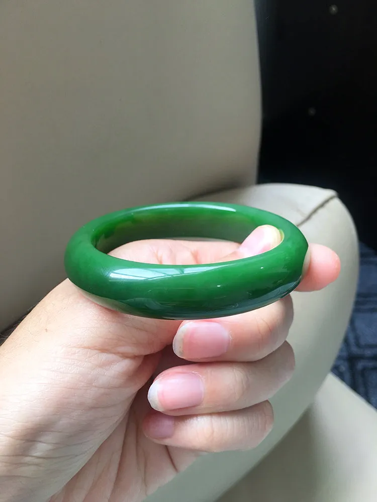 Natural Jade Bangle Nephrite Bangle Internal Diameter 56mm NBE023