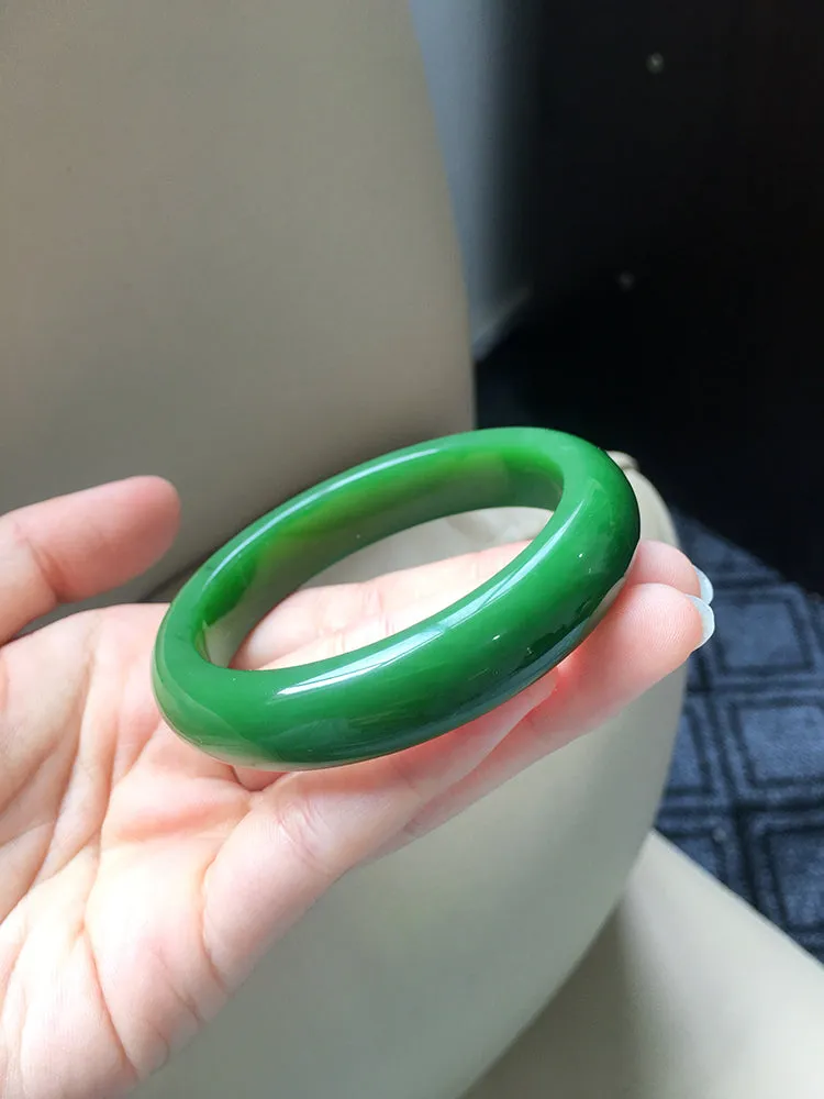 Natural Jade Bangle Nephrite Bangle Internal Diameter 56mm NBE023