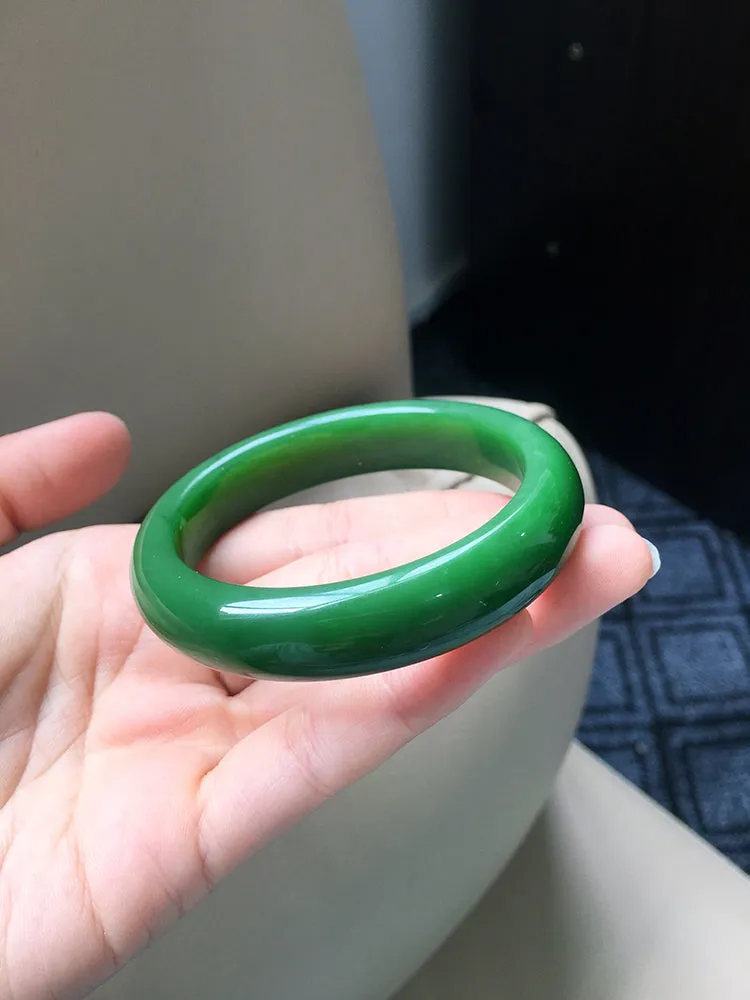 Natural Jade Bangle Nephrite Bangle Internal Diameter 56mm NBE023