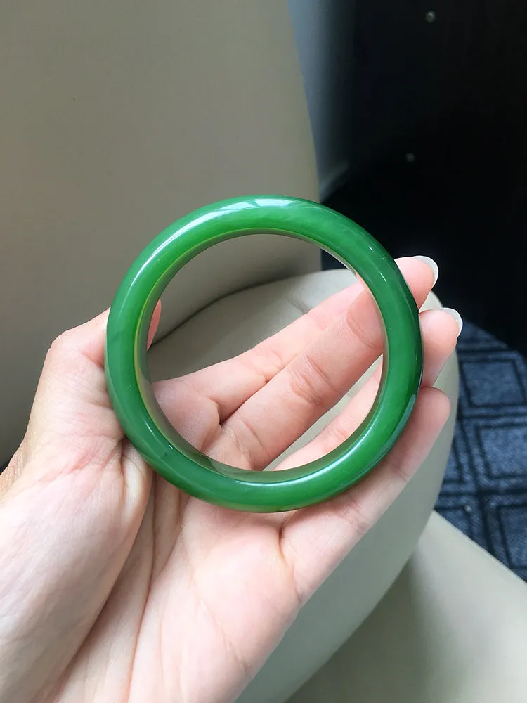 Natural Jade Bangle Nephrite Bangle Internal Diameter 56mm NBE023