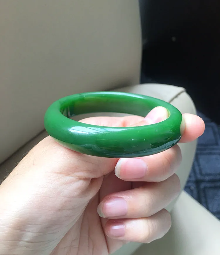 Natural Jade Bangle Nephrite Bangle Internal Diameter 56mm NBE023