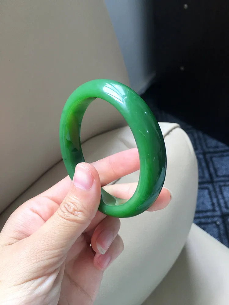 Natural Jade Bangle Nephrite Bangle Internal Diameter 56mm NBE023