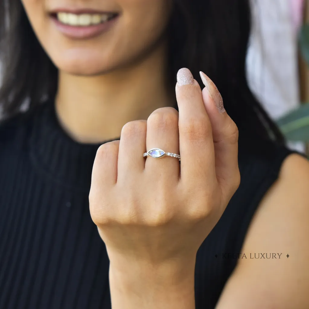 Subtle Elegance - Moonstone Ring