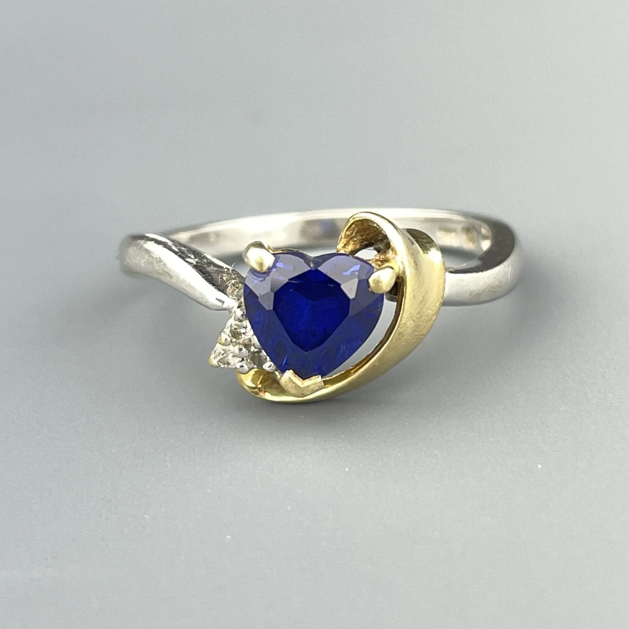 Vintage 10K White and Yellow Gold Diamond Sapphire Heart Ring, Sz 6 1/4