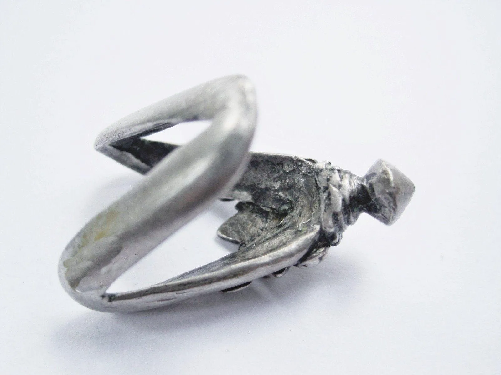 Vintage V Shaped Tribal India Silver Ring for Small Finger or as a Midi Ring